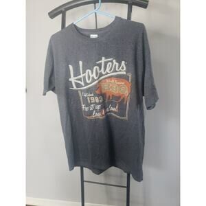 Hooters Classic Jerzees Tshirt Large Gray